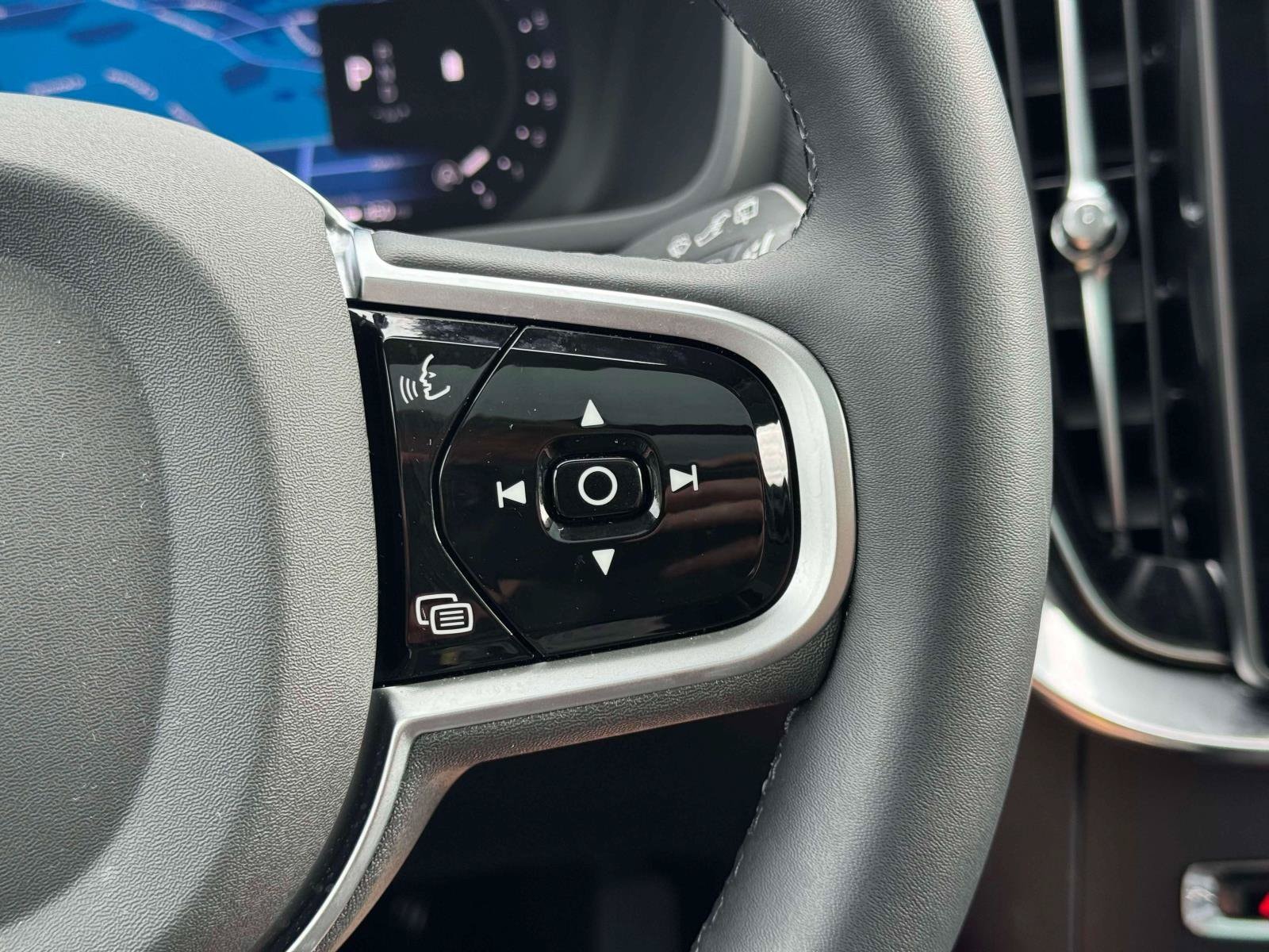 2026 Volvo XC90 Plus - Photo 24