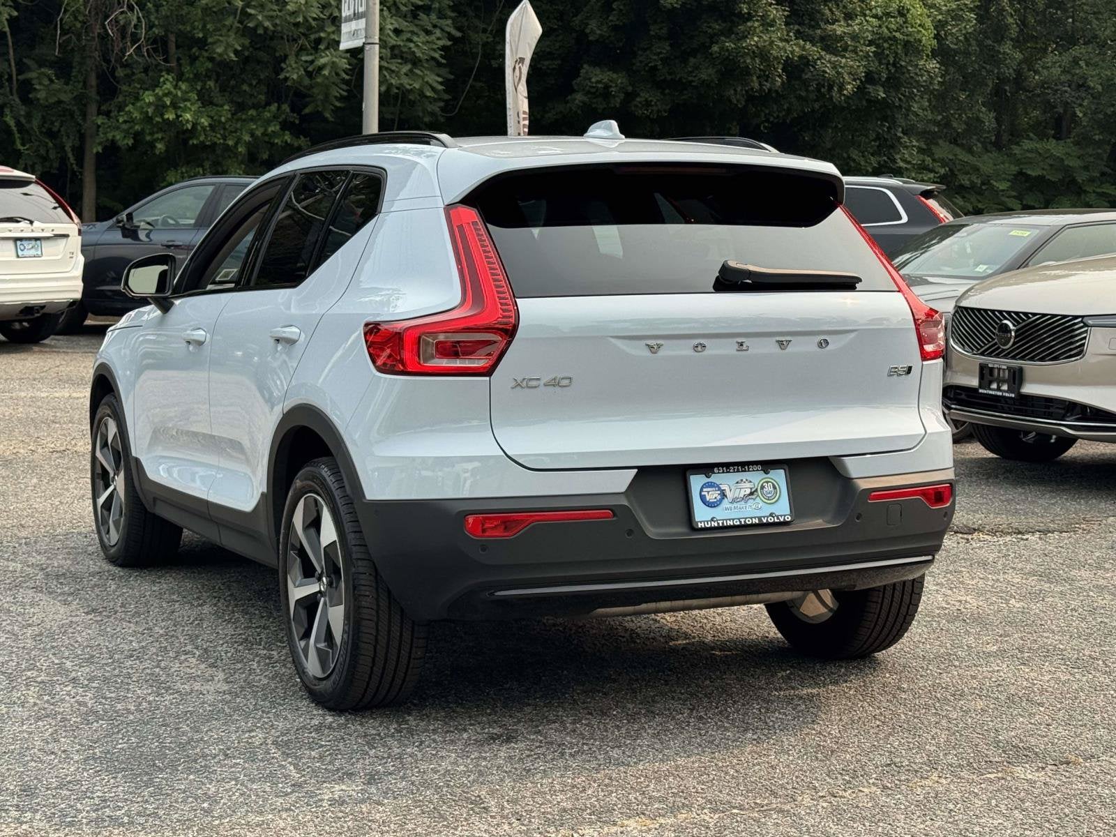 2026 Volvo XC40 Plus - Photo 7