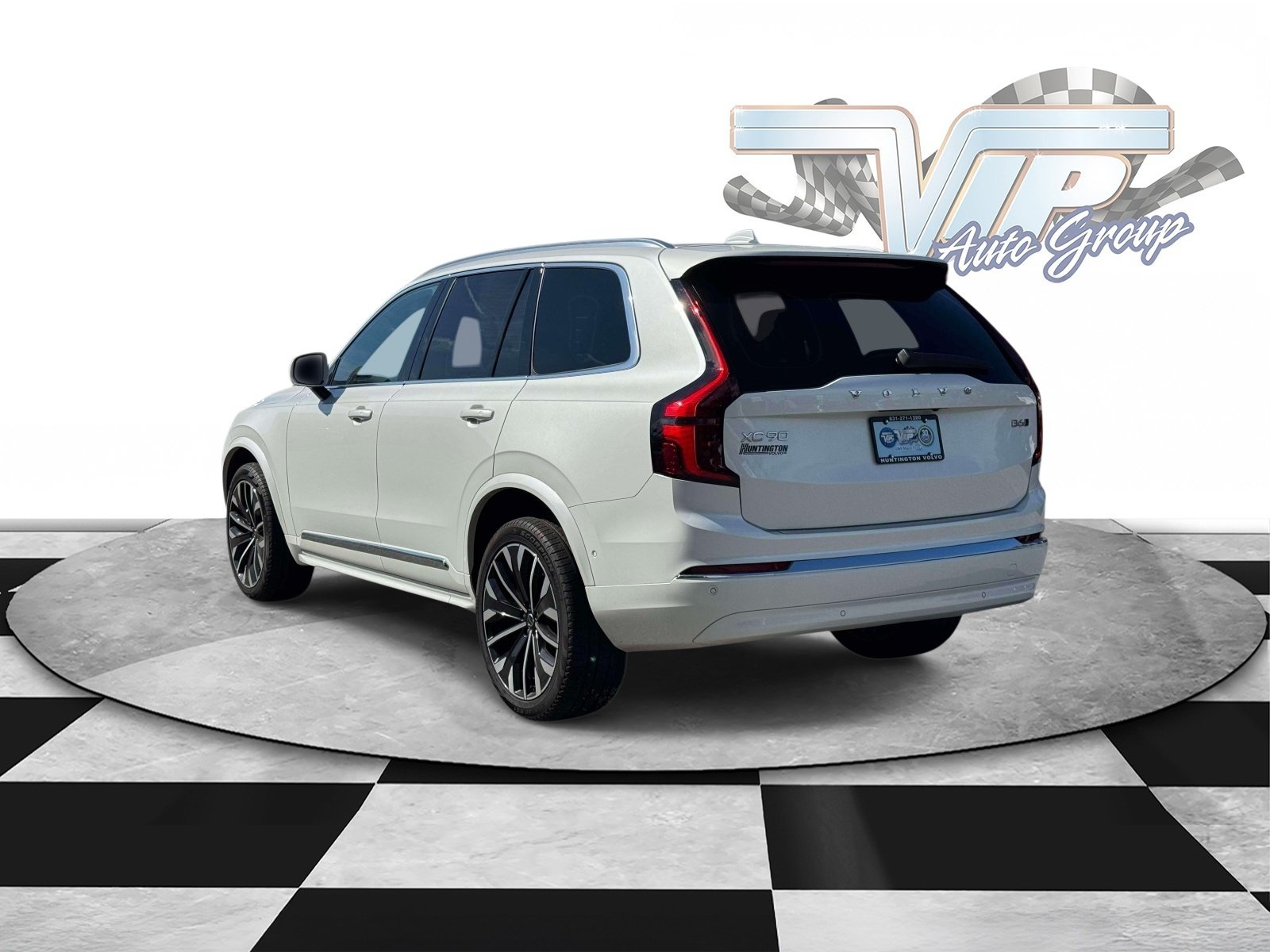 2026 Volvo XC90 Plus - Photo 6