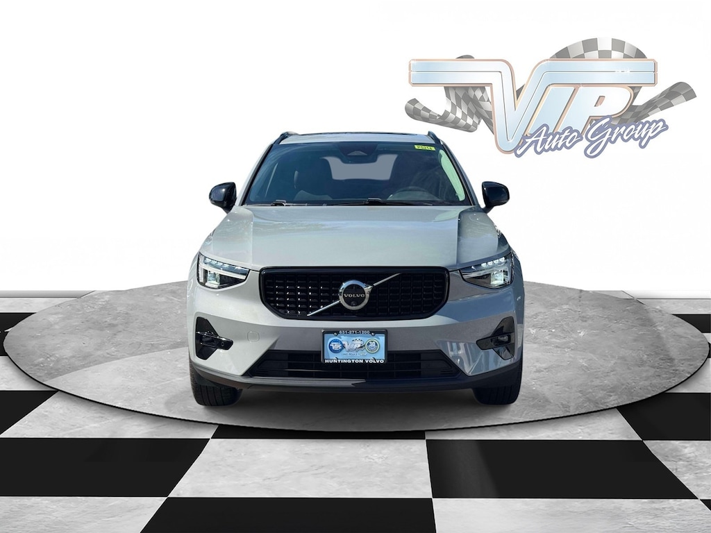 Used 2024 Volvo XC40 Plus Dark Theme B5 AWD Plus Dark Theme