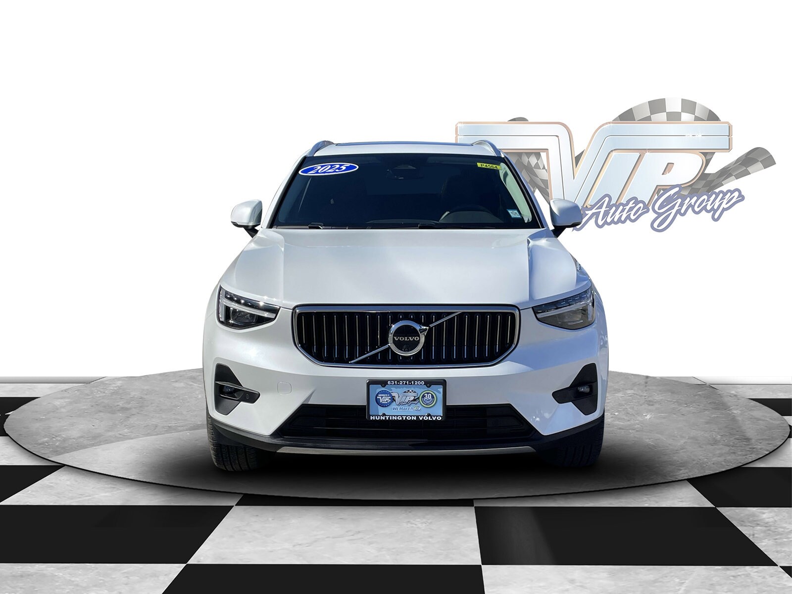 2025 Volvo XC40 AWD photo 2