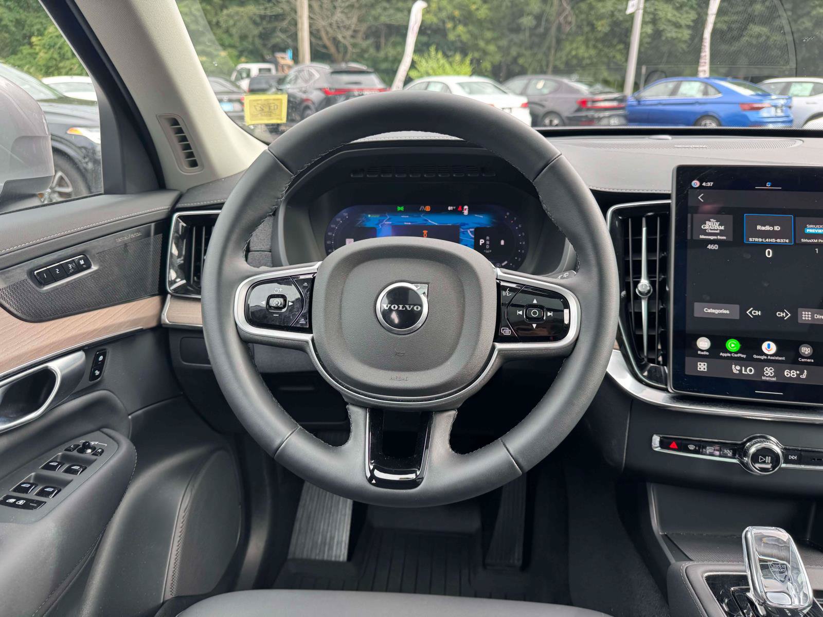 2026 Volvo XC90 Plus - Photo 21