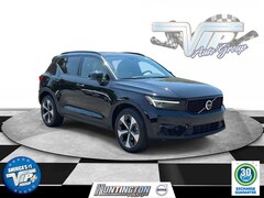 2023 Volvo XC40 Plus Dark Theme B5 AWD Plus Dark Theme