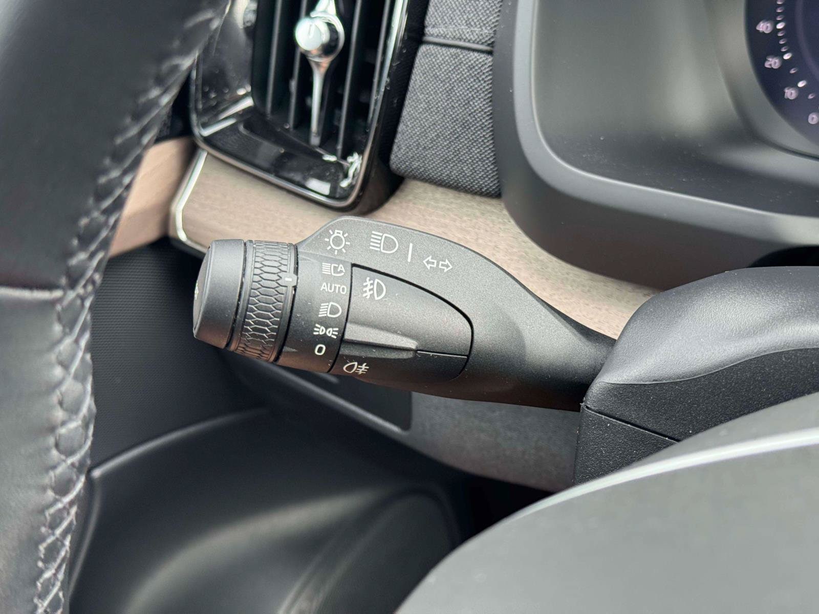 2026 Volvo XC90 Plus - Photo 22