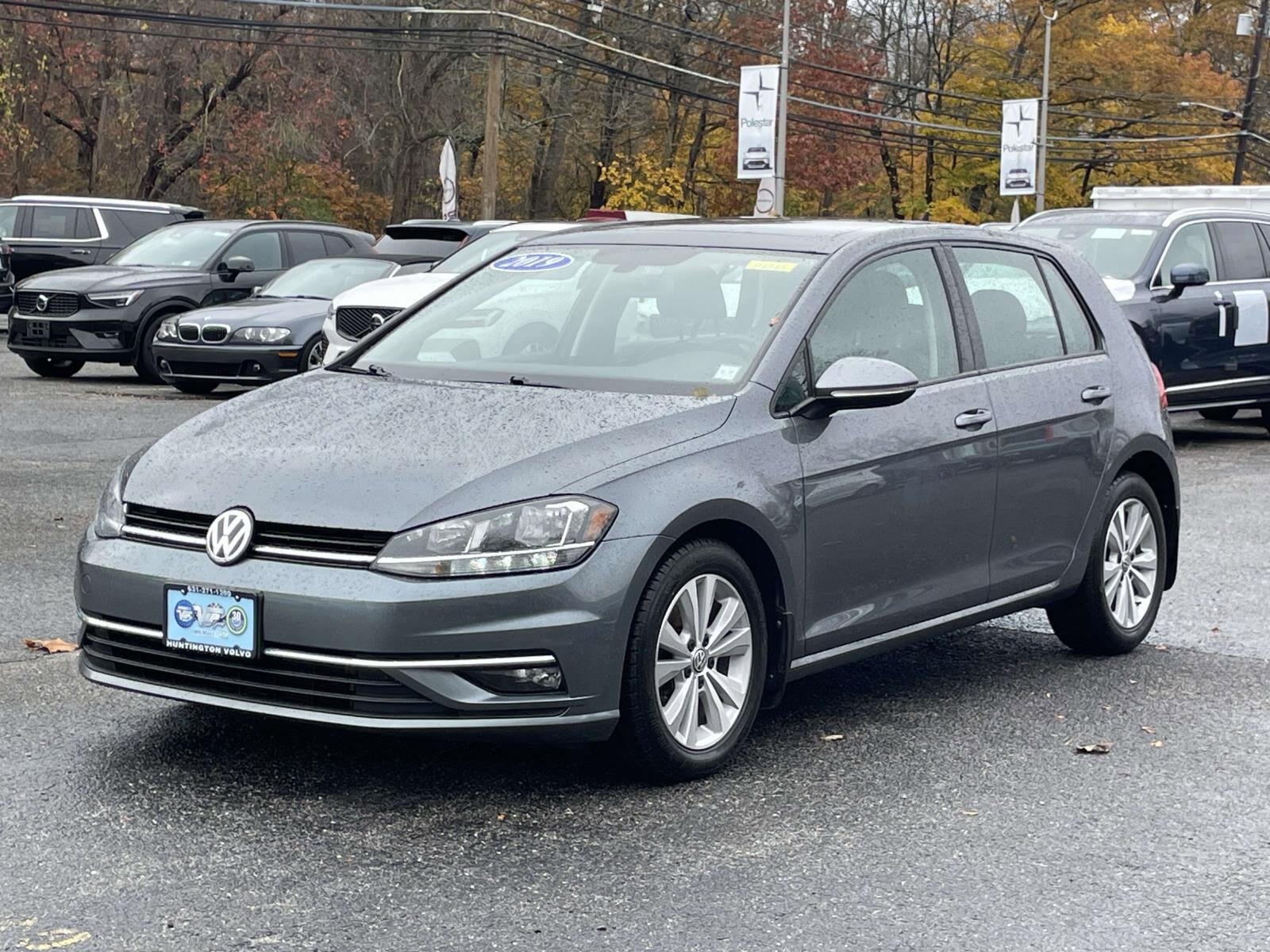 2019 Volkswagen Golf SE photo 3