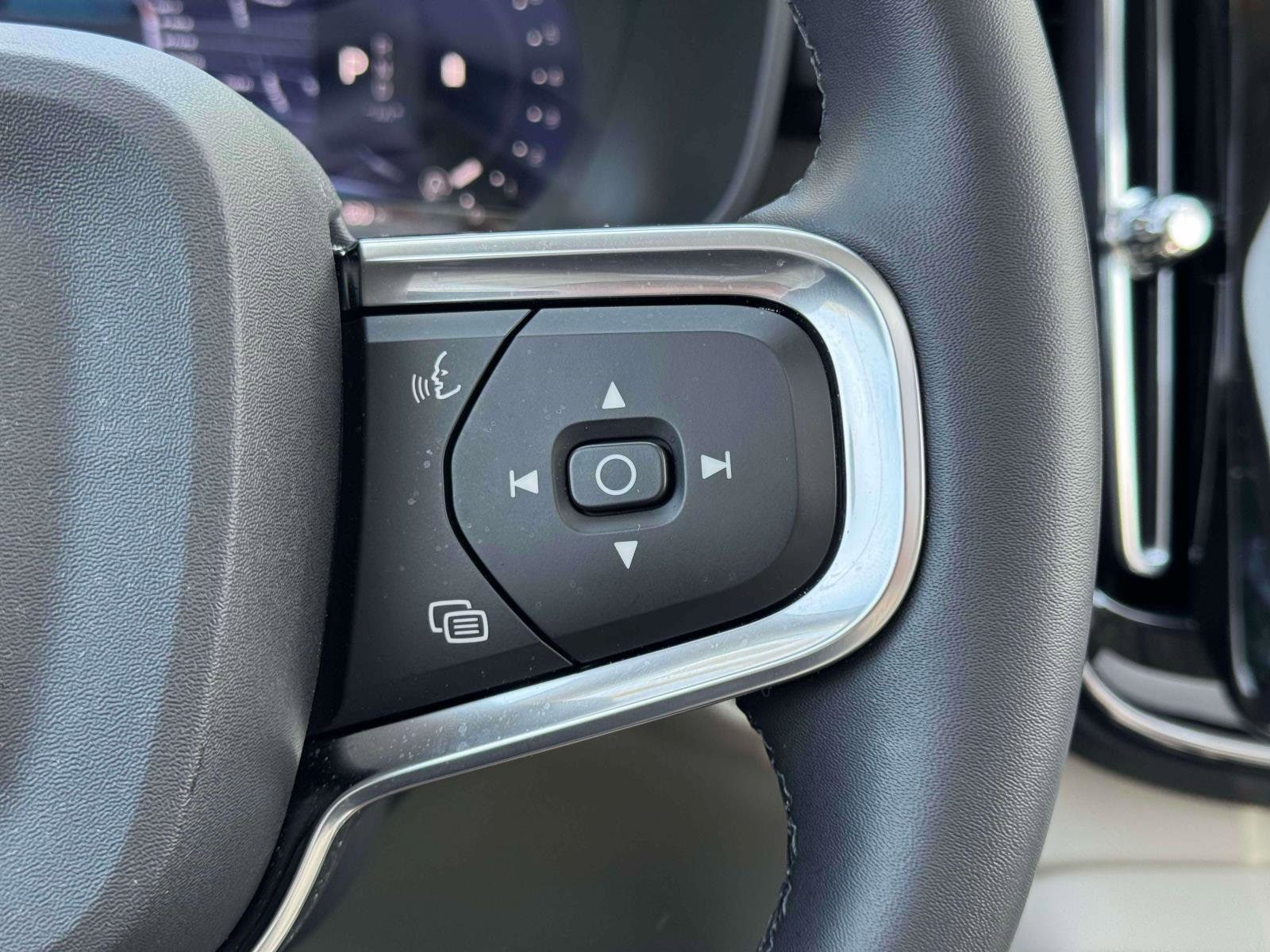 2026 Volvo XC40 Plus - Photo 24