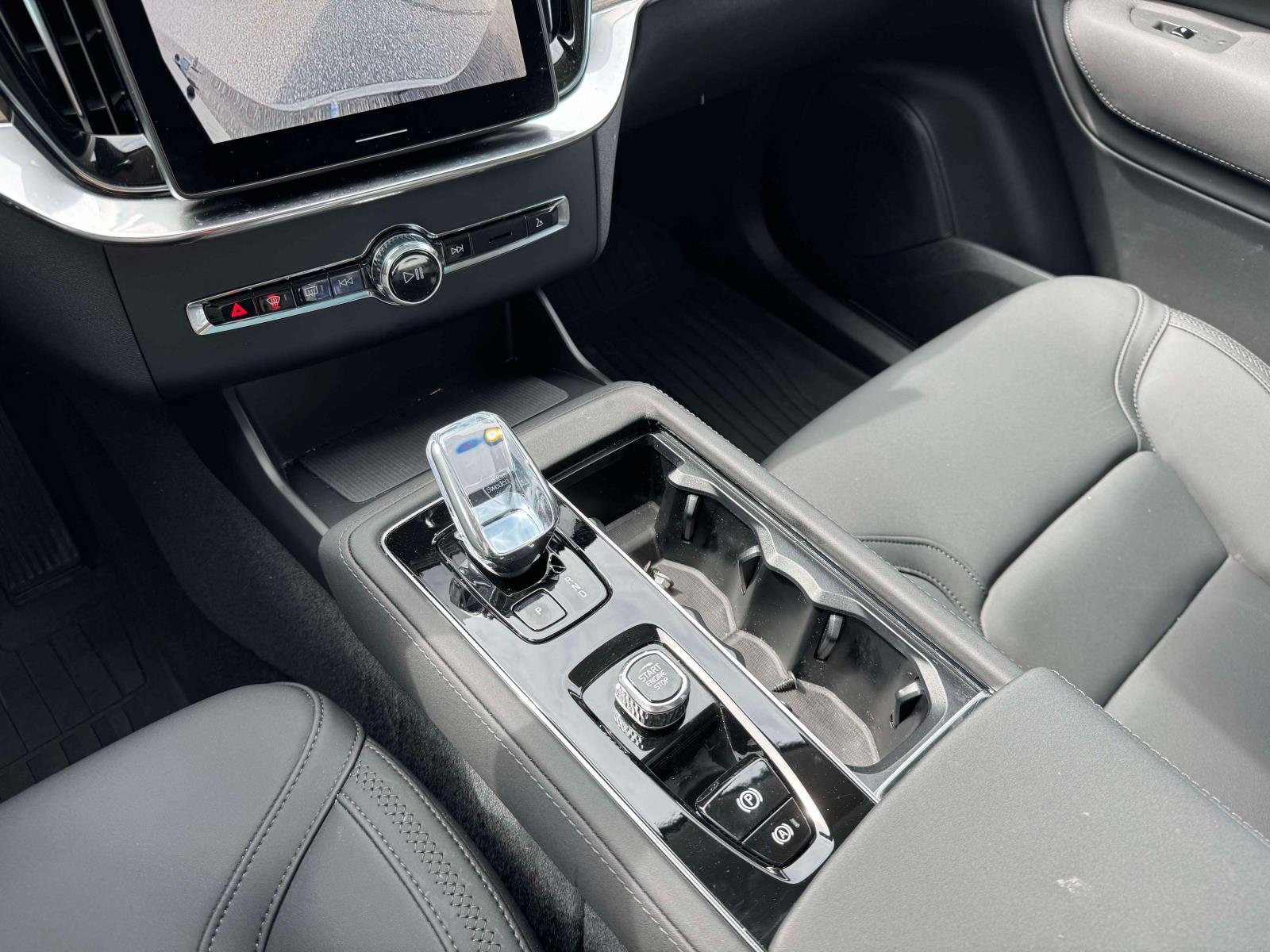 2026 Volvo XC90 Plus - Photo 31