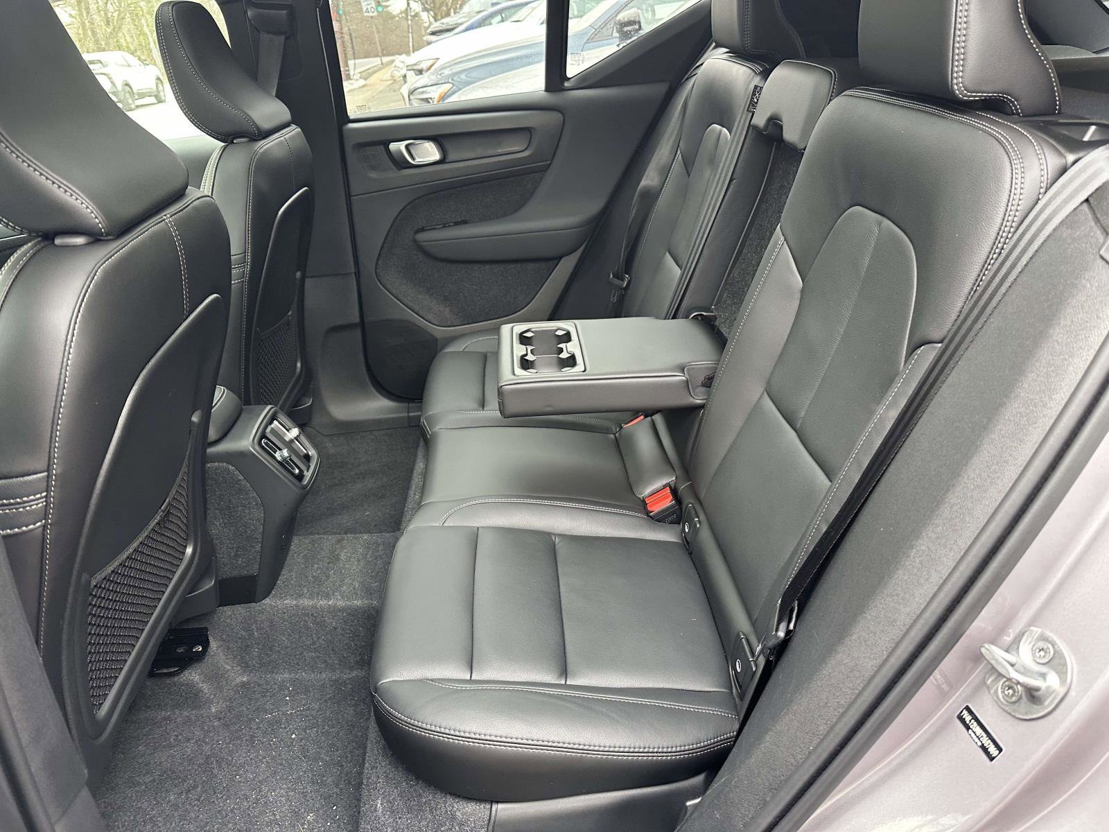 2026 Volvo XC40 Ultra - Photo 13