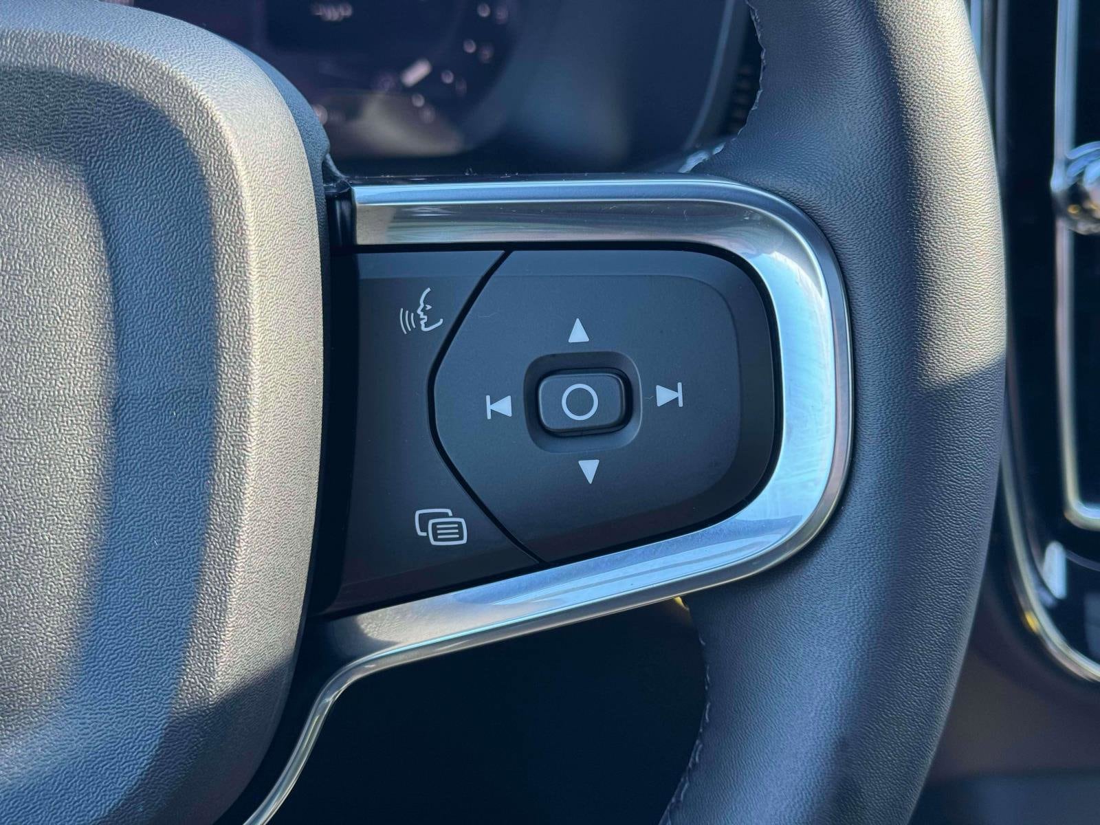 2026 Volvo XC40 Ultra Black Edition - Photo 24