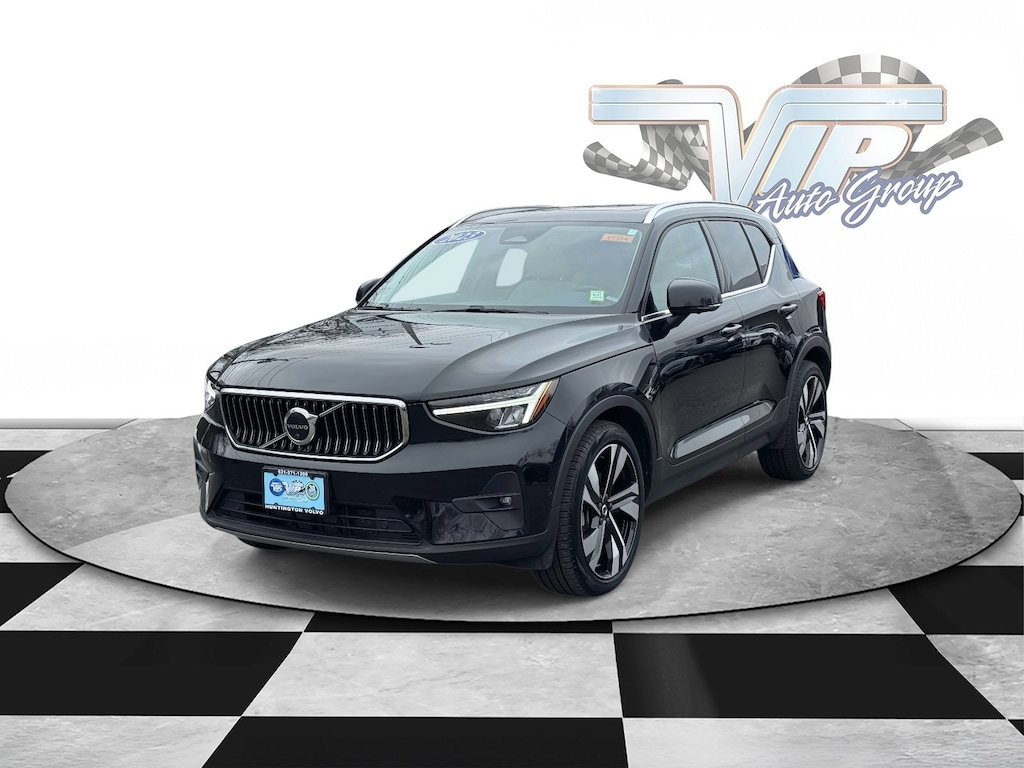 Used 2023 Volvo XC40 Plus Bright Theme B5 AWD Plus Bright Theme