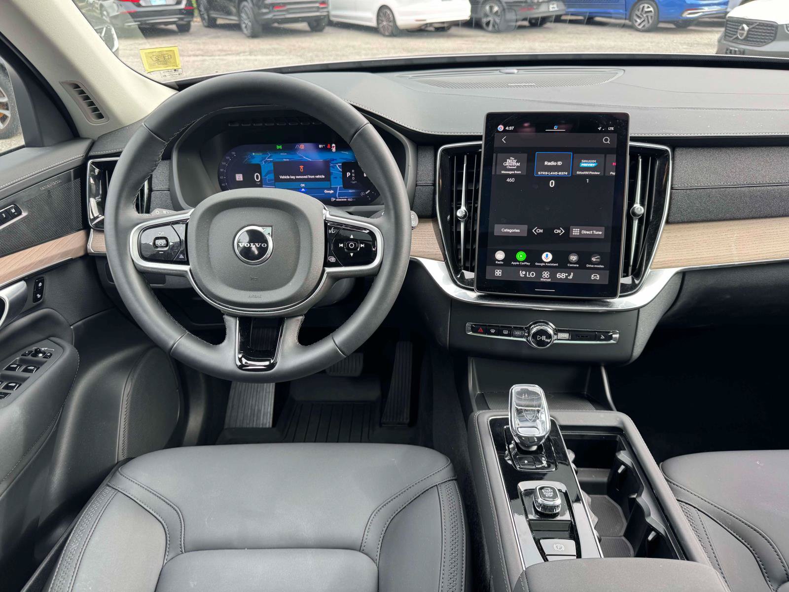 2026 Volvo XC90 Plus - Photo 18