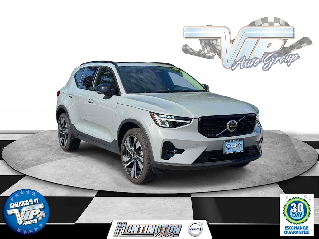 Used 2024 Volvo XC40 Plus Dark Theme B5 AWD Plus Dark Theme