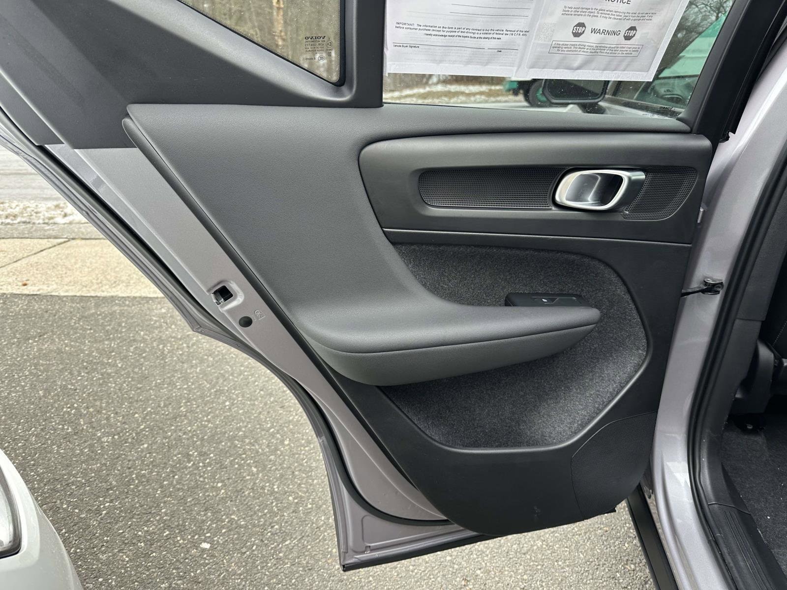2026 Volvo XC40 Ultra - Photo 12