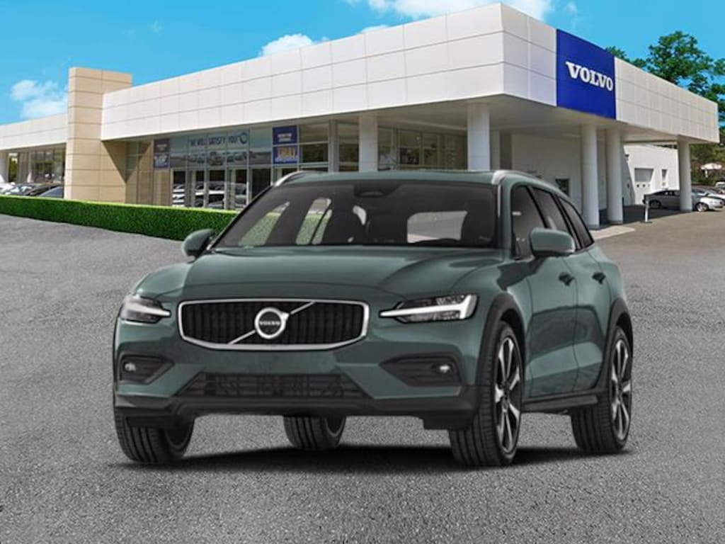 New 2026 Volvo V60 Cross Country B5 Ultra Wagon