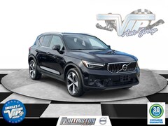 2025 Volvo XC40 Plus Bright Theme B5 AWD Plus Bright Theme