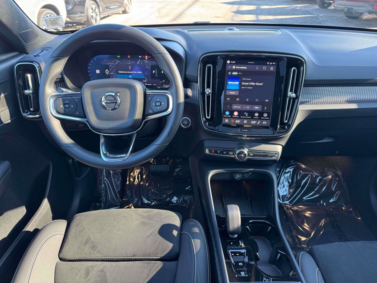 2026 Volvo XC40 Ultra Black Edition - Photo 18