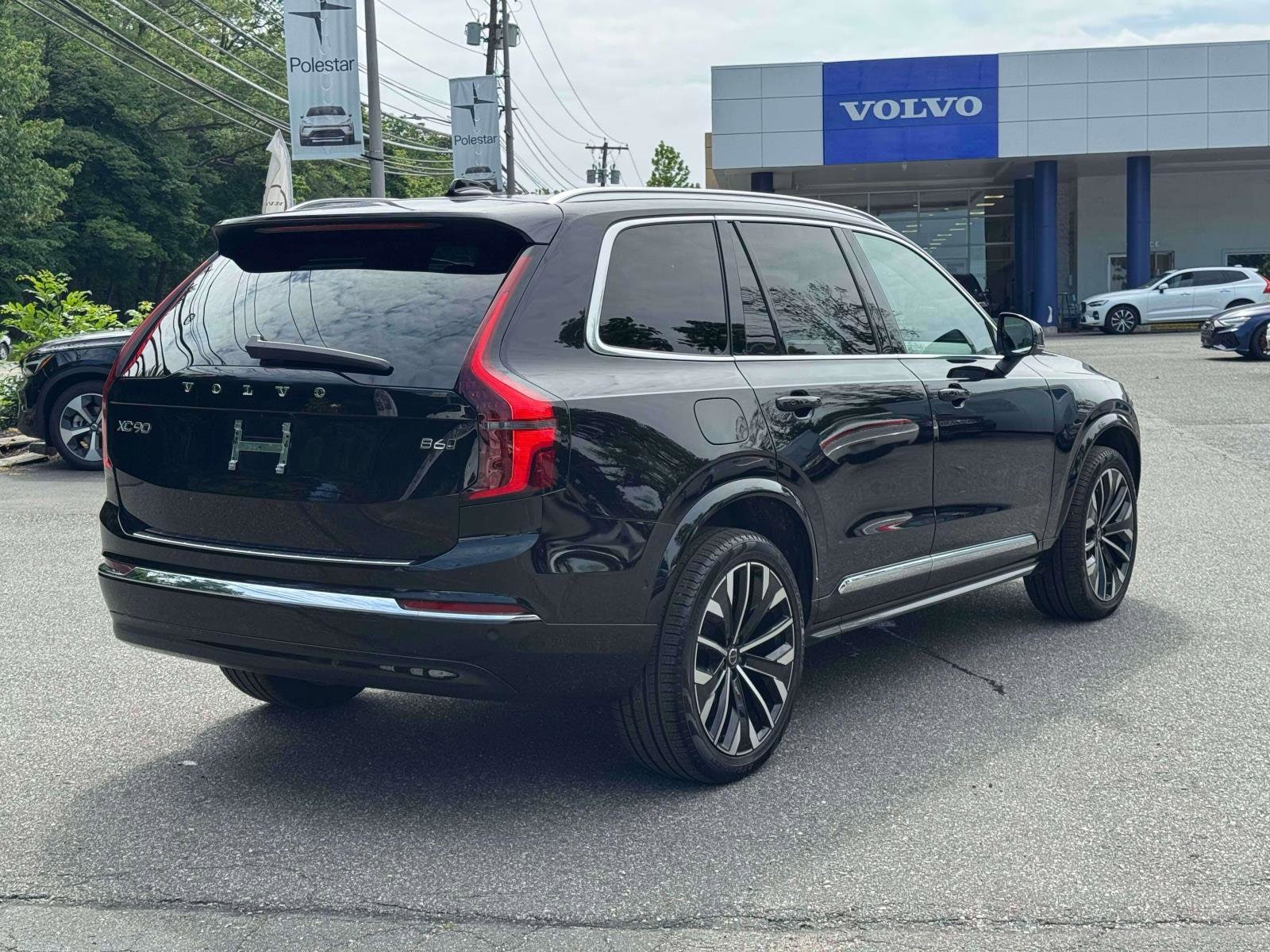 2026 Volvo XC90 Plus - Photo 8