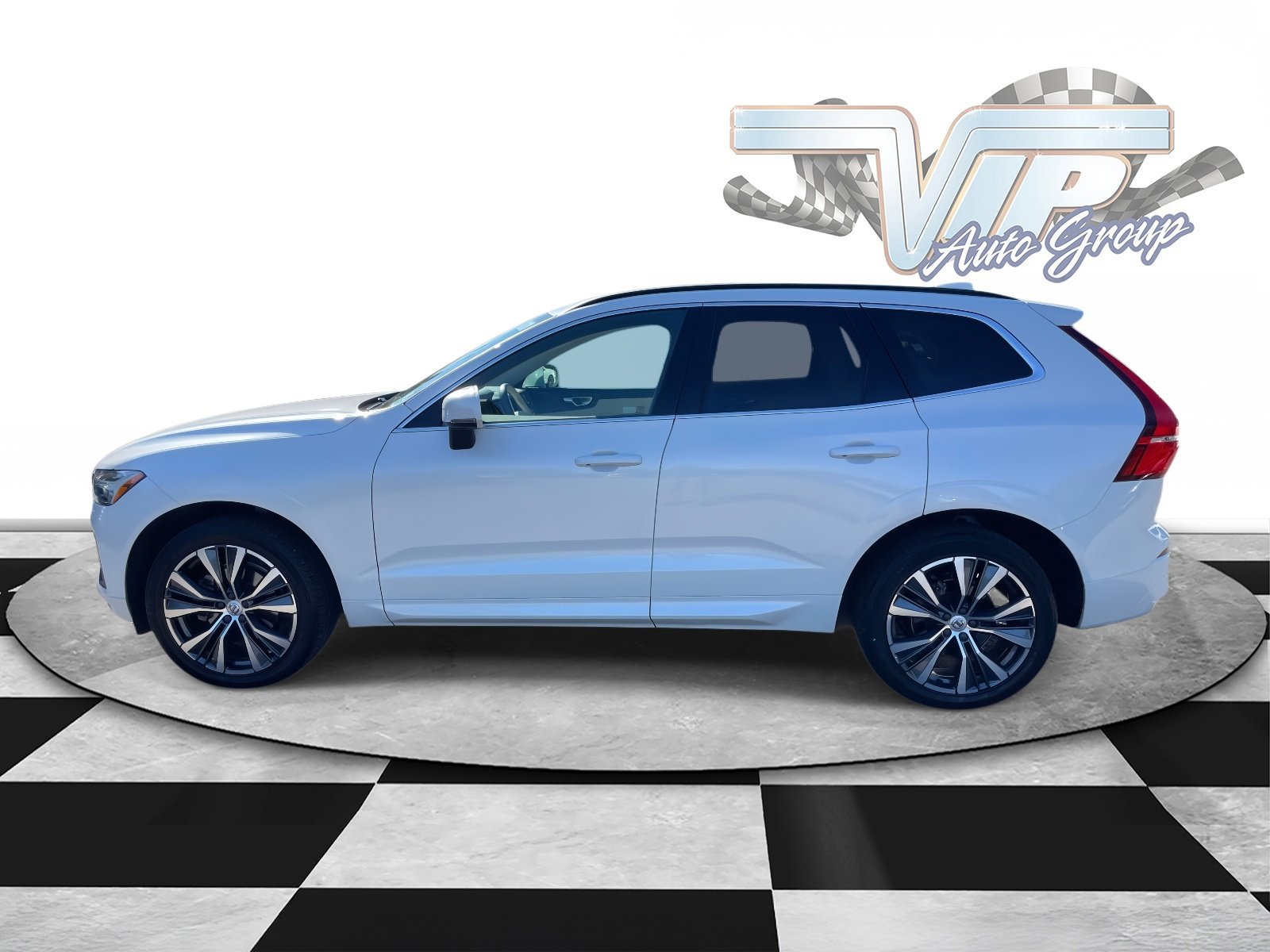 2022 Volvo XC60 B5 Momentum photo 4