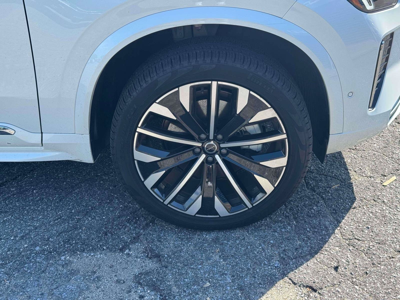 2026 Volvo XC90 Plus - Photo 10