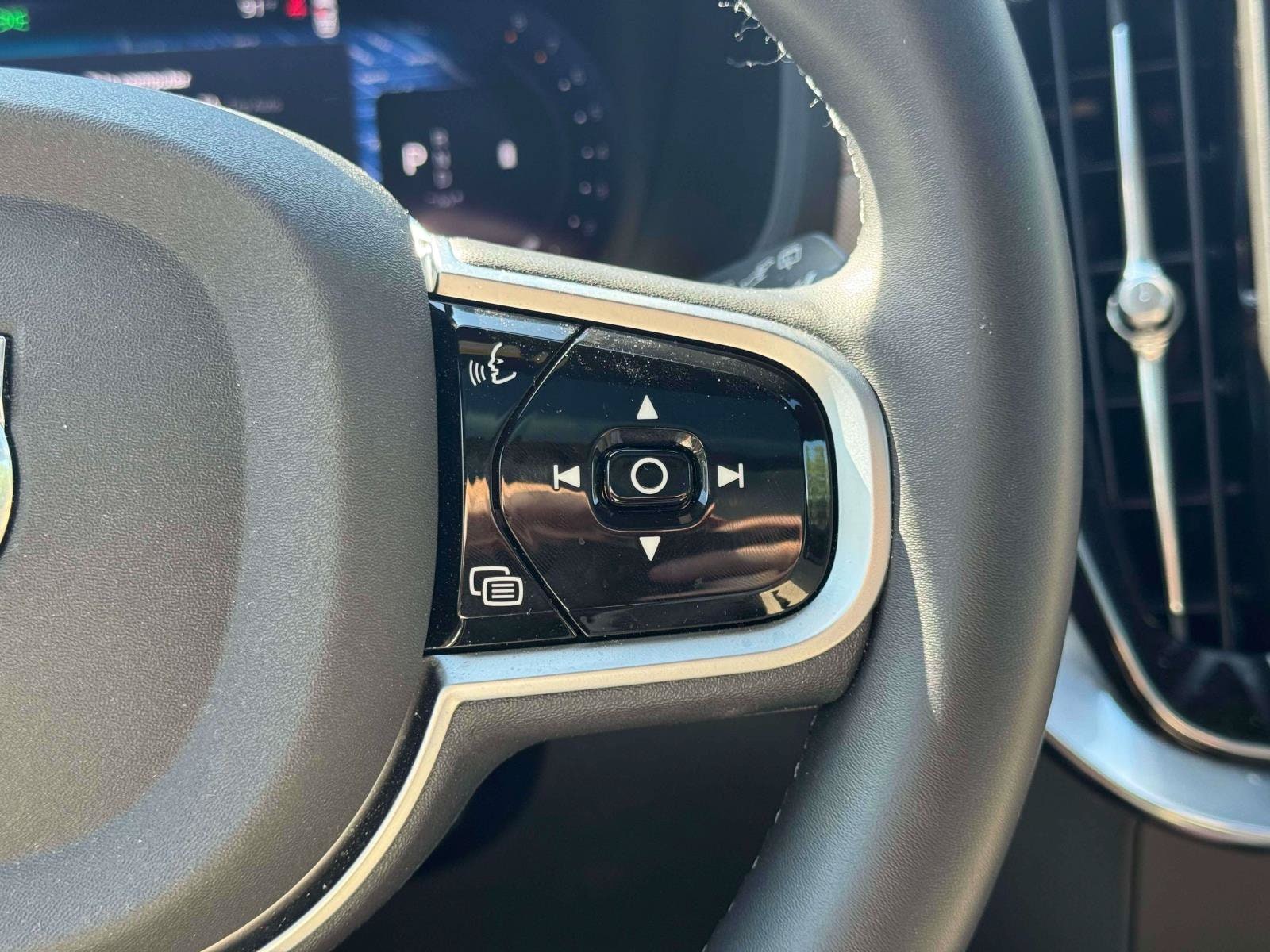 2026 Volvo XC90 Plus - Photo 24