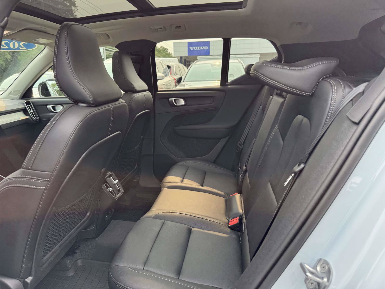 2026 Volvo XC40 Plus - Photo 21