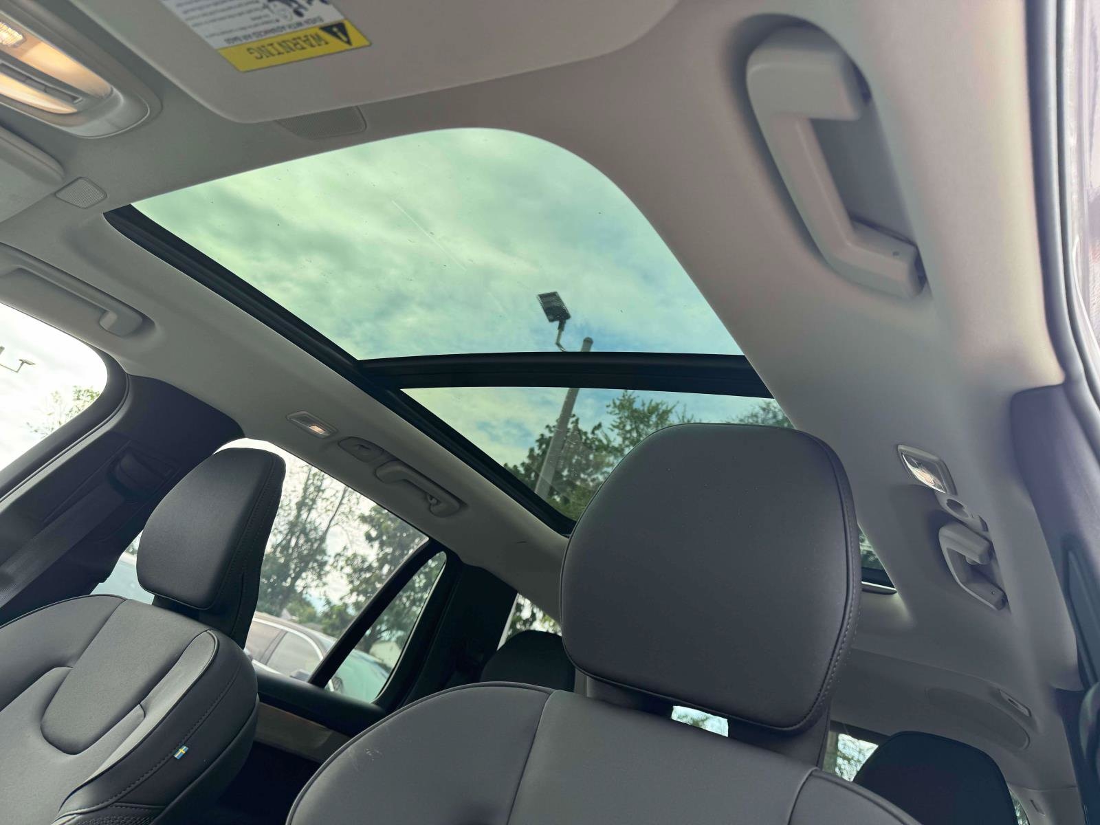 2026 Volvo XC90 Plus - Photo 19