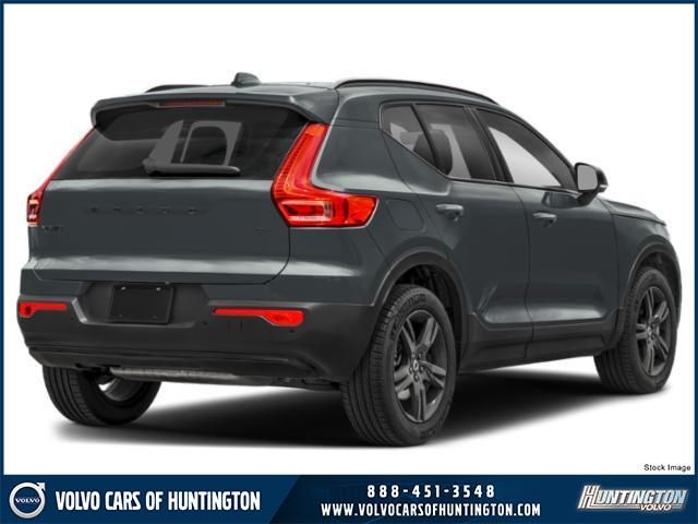 2026 Volvo XC40 2