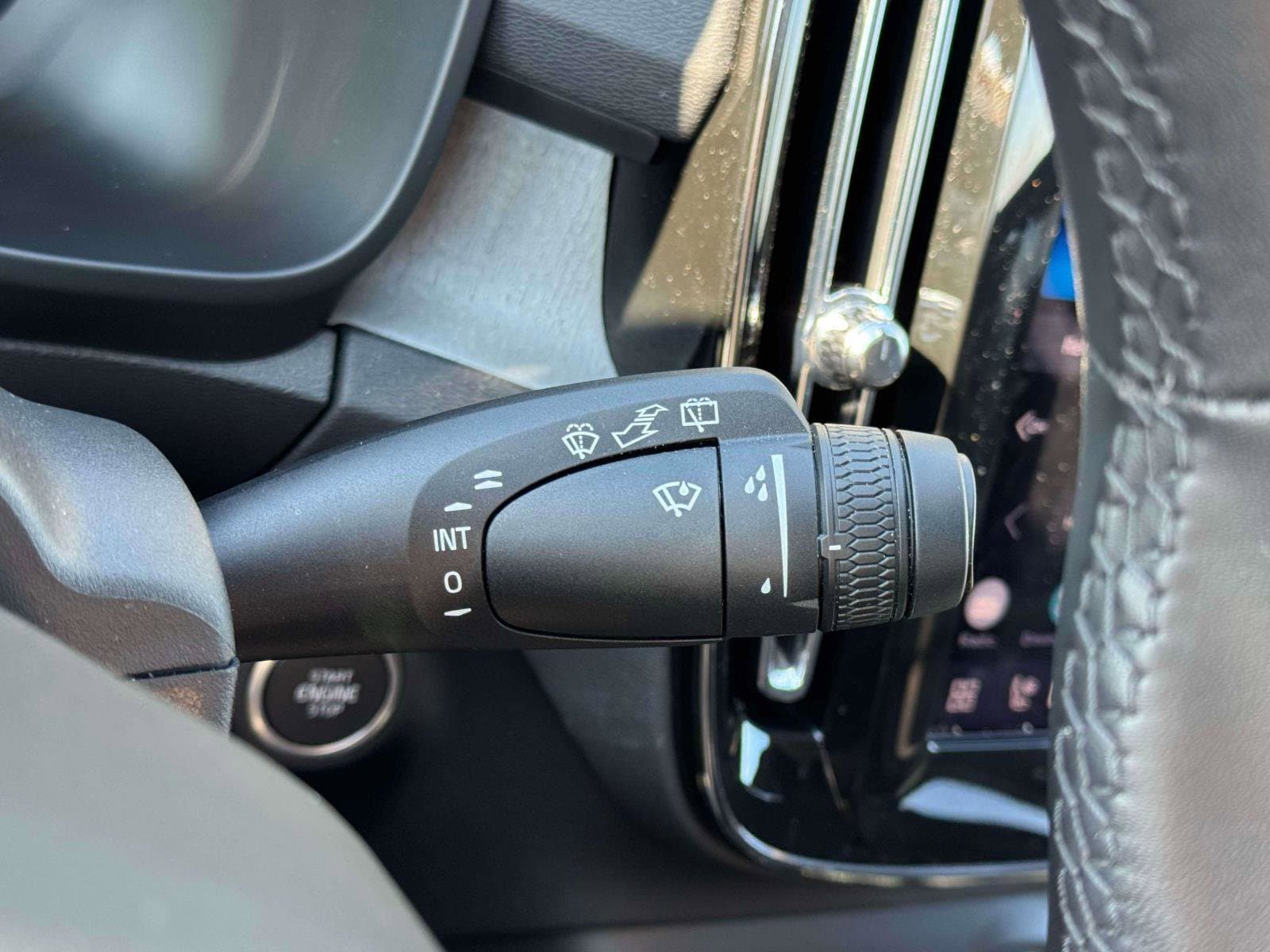 2026 Volvo XC40 Plus - Photo 25