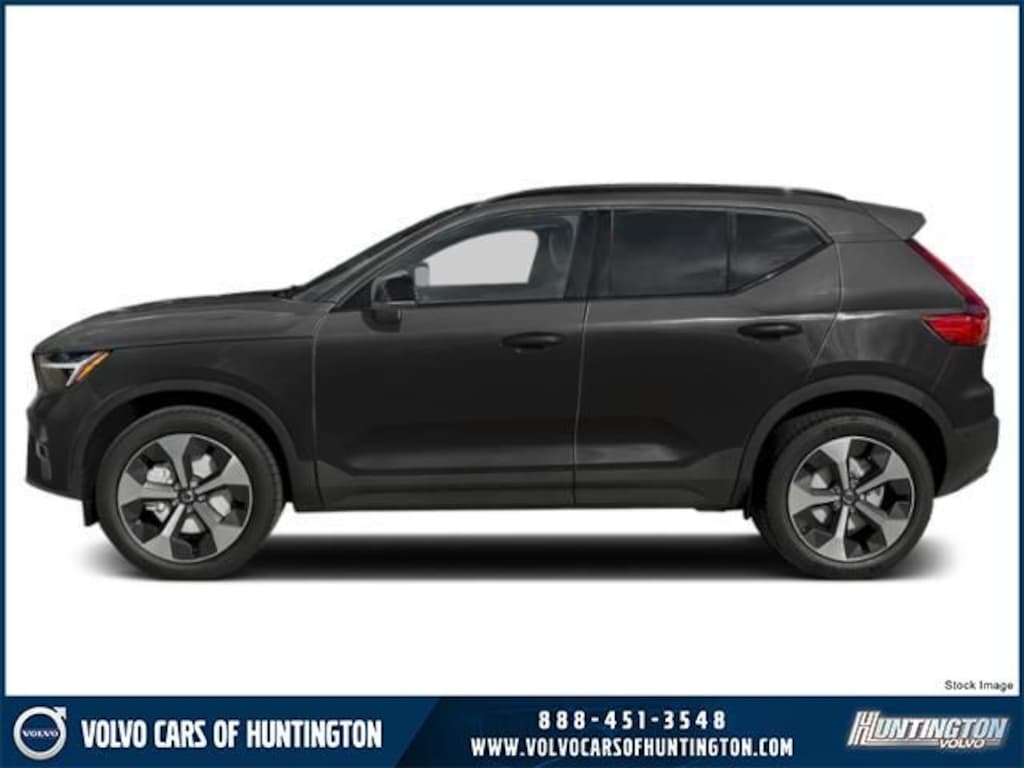 New 2026 Volvo XC40 B5 Core SUV