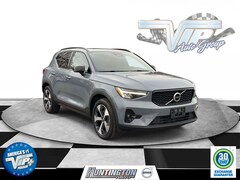 2023 Volvo XC40 Plus Dark Theme B5 AWD Plus Dark Theme