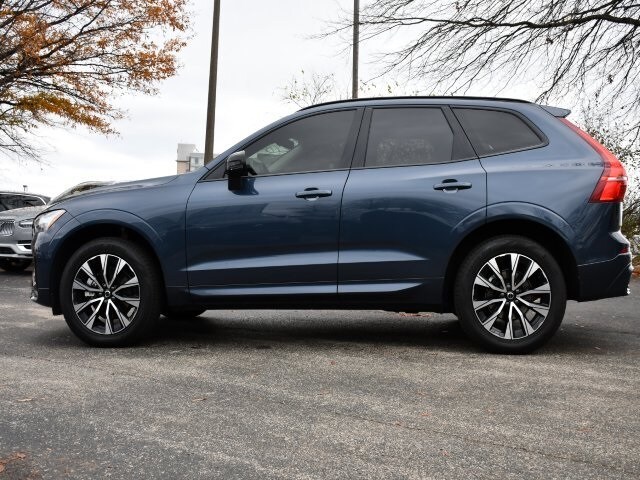 2024 Volvo XC60 B5 Core photo 3