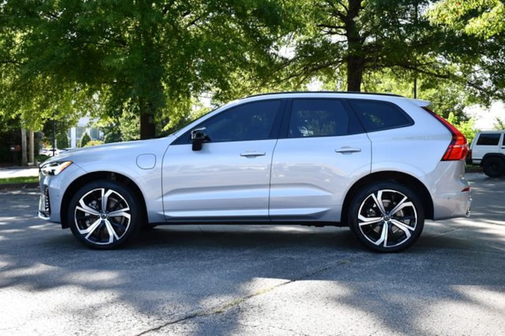 Used 2024 Volvo XC60 plug-in hybrid T8 Ultimate Dark SUV