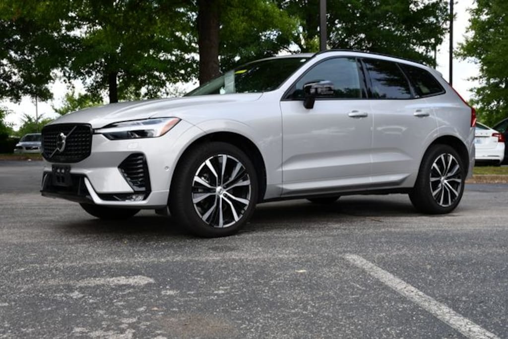 Used 2023 Volvo XC60 B5 AWD Plus Dark SUV