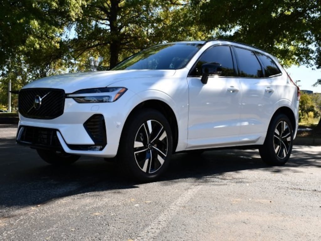 New 2026 Volvo XC60 B5 Plus SUV