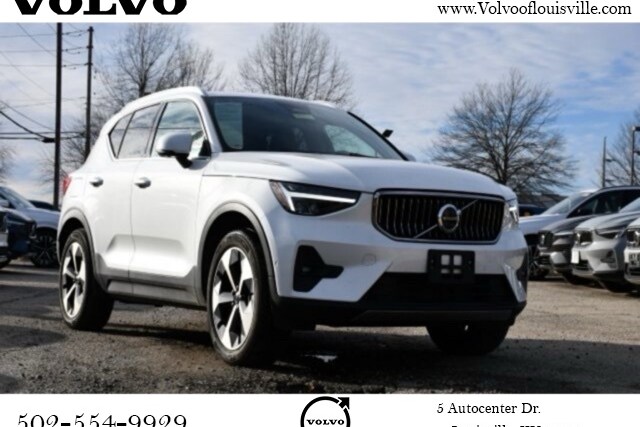2025 Volvo XC40 B5 Plus Bright Theme SUV