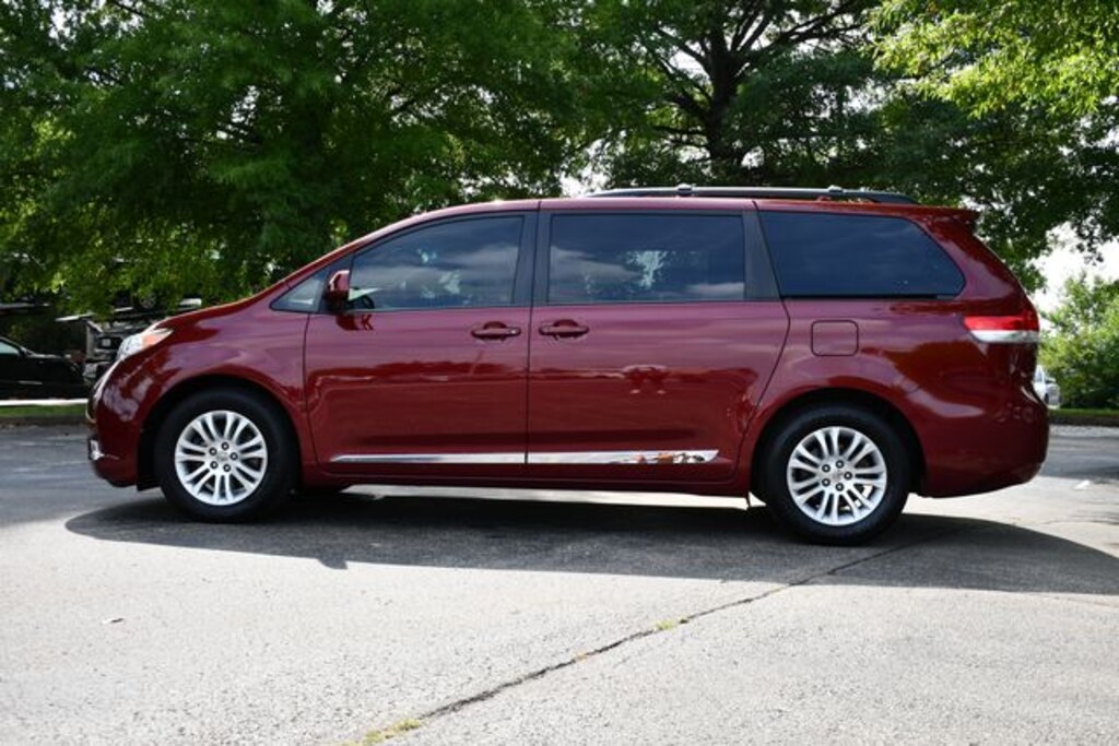 Used 2013 Toyota Sienna XLE V6 8 Passenger Van