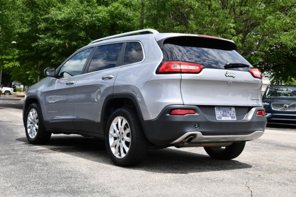 Used 2017 Jeep Cherokee Limited FWD SUV