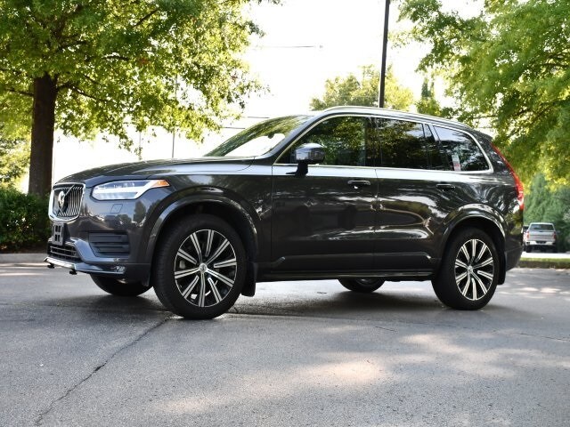 2023 Volvo XC90 B5 Core photo 2