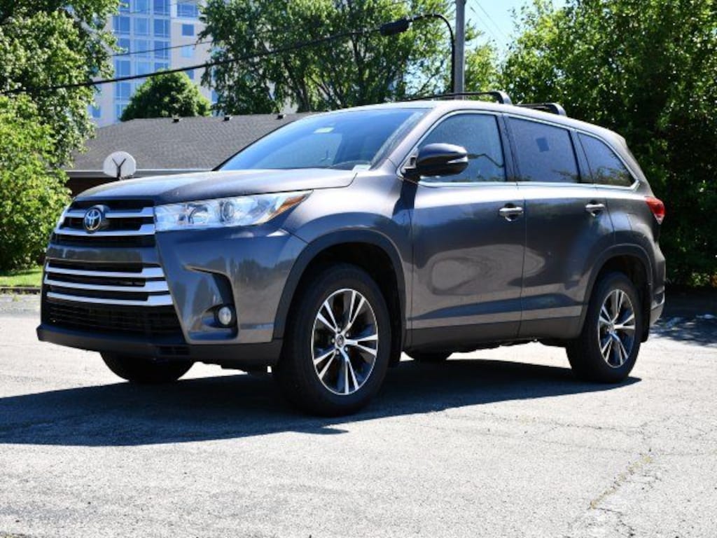 Used 2019 Toyota Highlander LE Plus V6 SUV