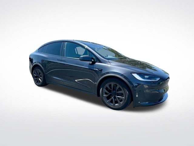 2024 Tesla Model X Long Range's photo