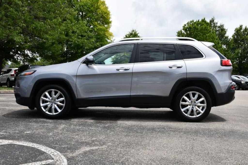 Used 2017 Jeep Cherokee Limited FWD SUV