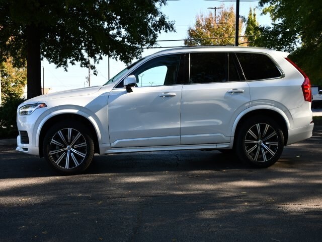 2023 Volvo XC90 B5 Core photo 2