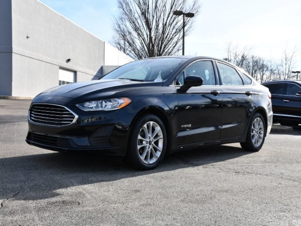 Used 2019 Ford Fusion Hybrid SE Sedan