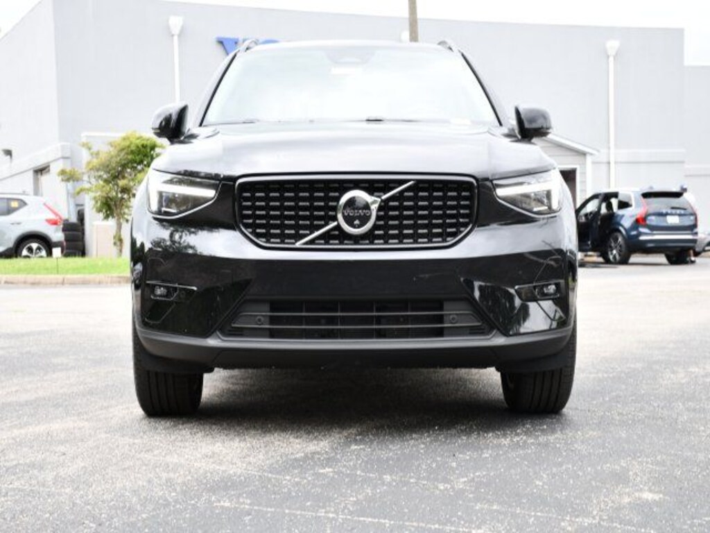 Used 2026 Volvo XC40 B5 Plus SUV