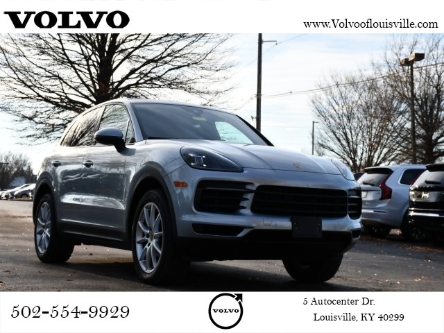 2023 Porsche Cayenne Base's photo