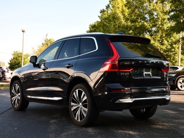 2023 Volvo XC60 B5 Plus photo 3