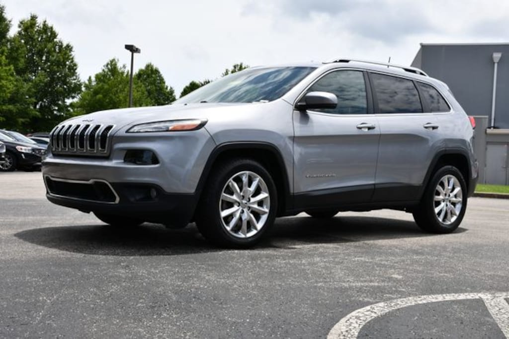 Used 2017 Jeep Cherokee Limited FWD SUV