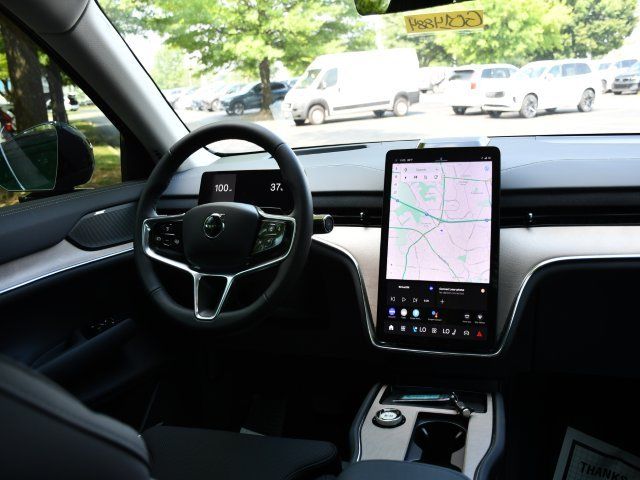 2025 Volvo EX90 Ultra - Photo 18