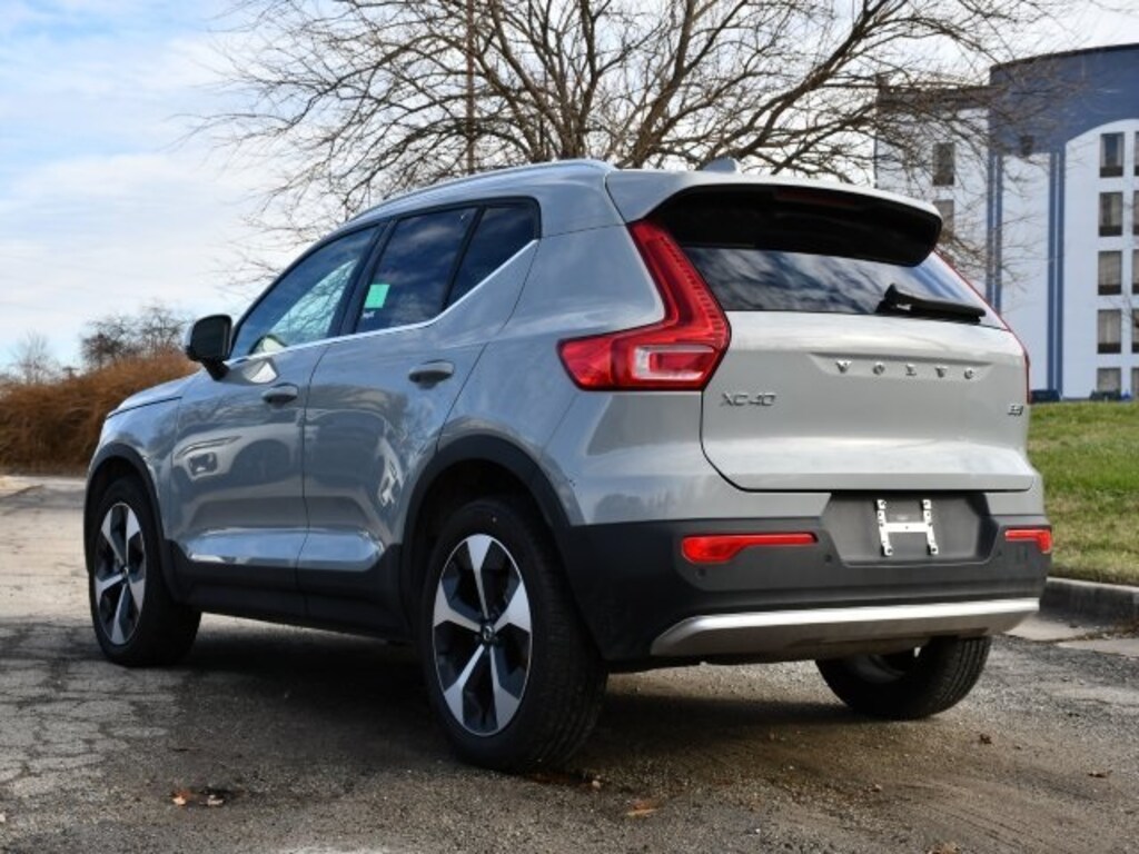 Certified 2025 Volvo XC40 B5 Plus Bright Theme SUV