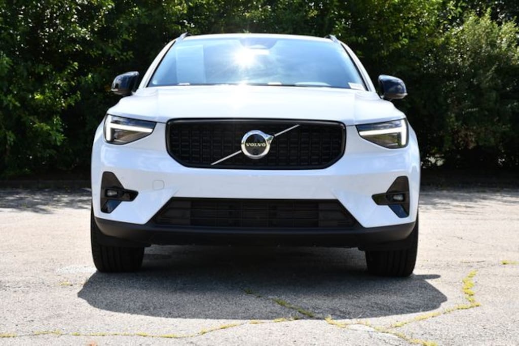 Used 2026 Volvo XC40 B5 Plus SUV
